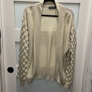 Knit open front cardigan, with dotted knit sleeves